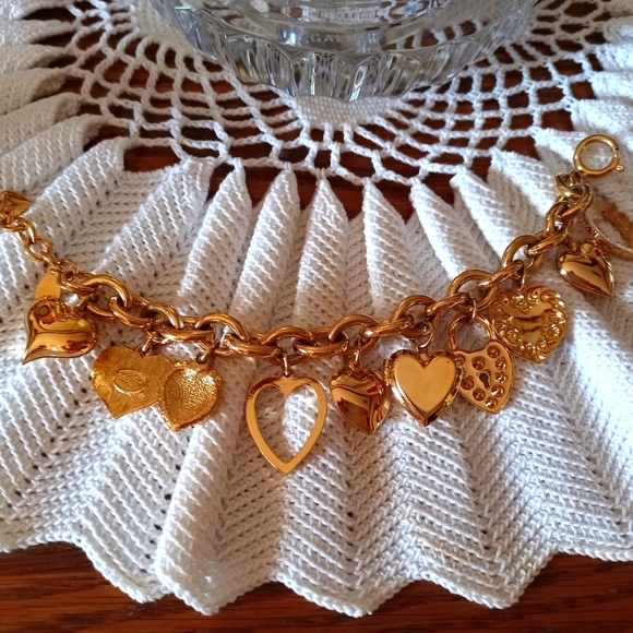 VALENTINE'S GIFT!😍 "KIRKS FOLLY" ALL HEARTS BRACELET WITH LOCKET! - Picture 12 of 14